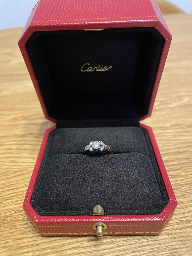 私たちが購入した婚約指輪 結婚指輪 カルティエ バレリーナ 15 ウェディング リング くまの子とらべる
